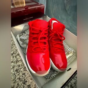 Jordan 11 “Win Like 96” size 13!